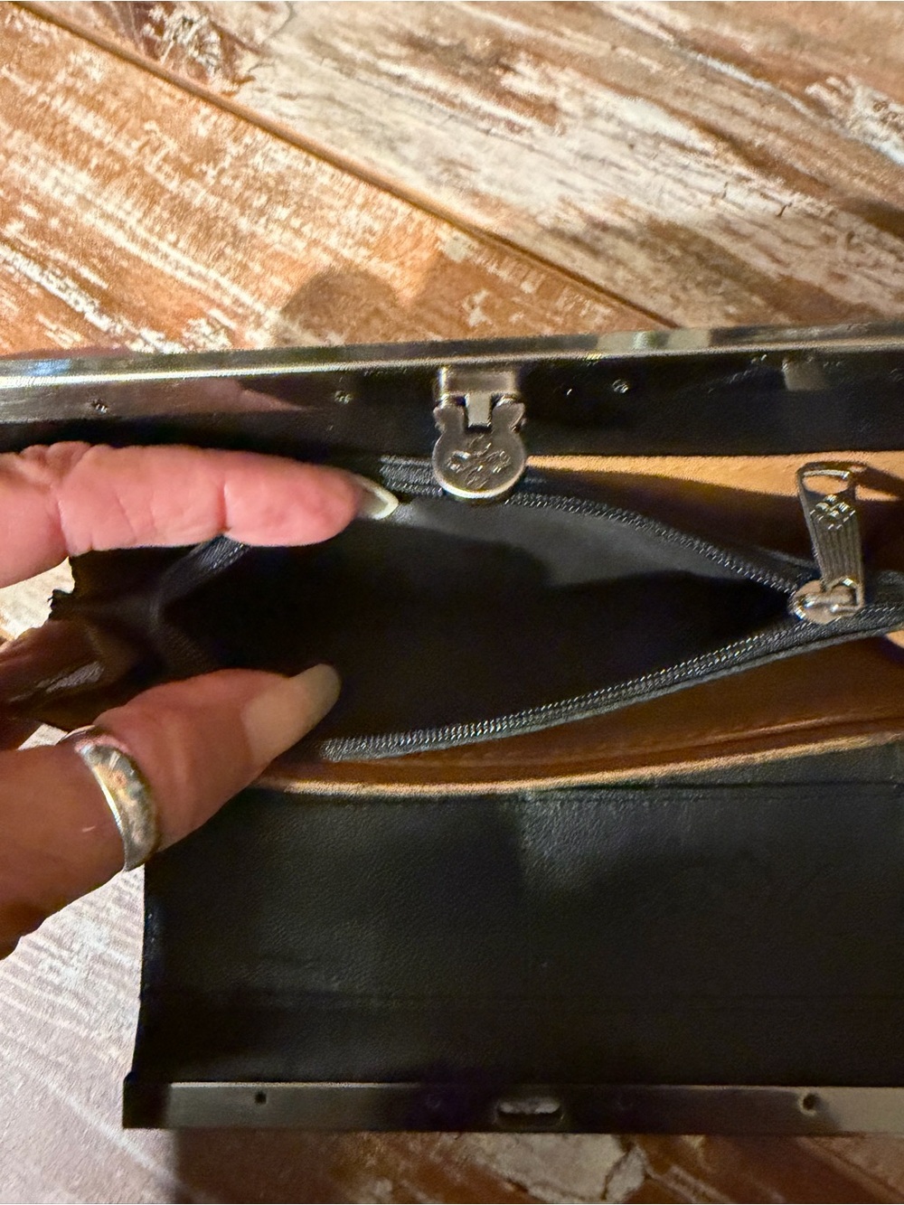Patricia Nash Wallet - Picture 8 of 8